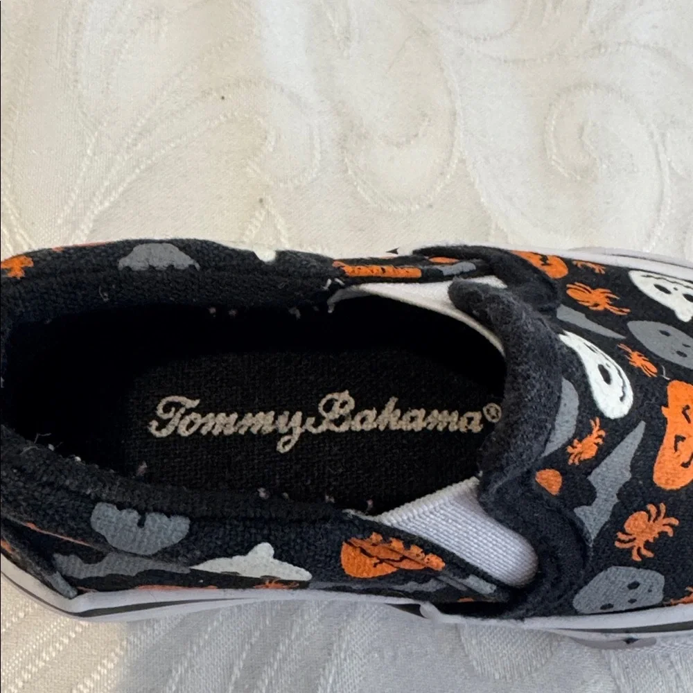 🌟3/$15🌟 🎃 Tommy Bahama Slip On Sneakers. Size 5.